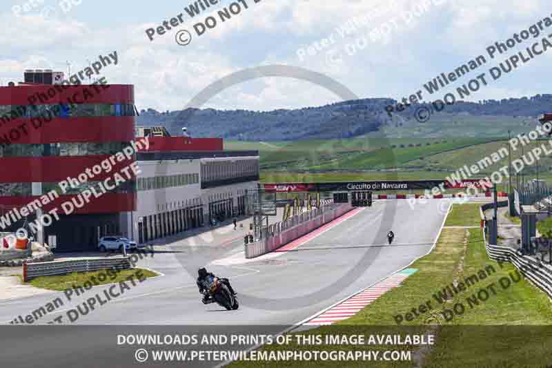 cadwell no limits trackday;cadwell park;cadwell park photographs;cadwell trackday photographs;enduro digital images;event digital images;eventdigitalimages;navarra;no limits trackdays;peter wileman photography;racing digital images;trackday digital images;trackday photos